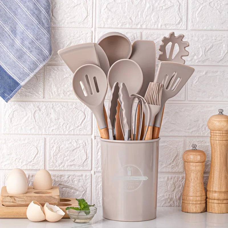 Conjunto de Utensílios de Cozinha com Cabo de Madeira - 12 Peças